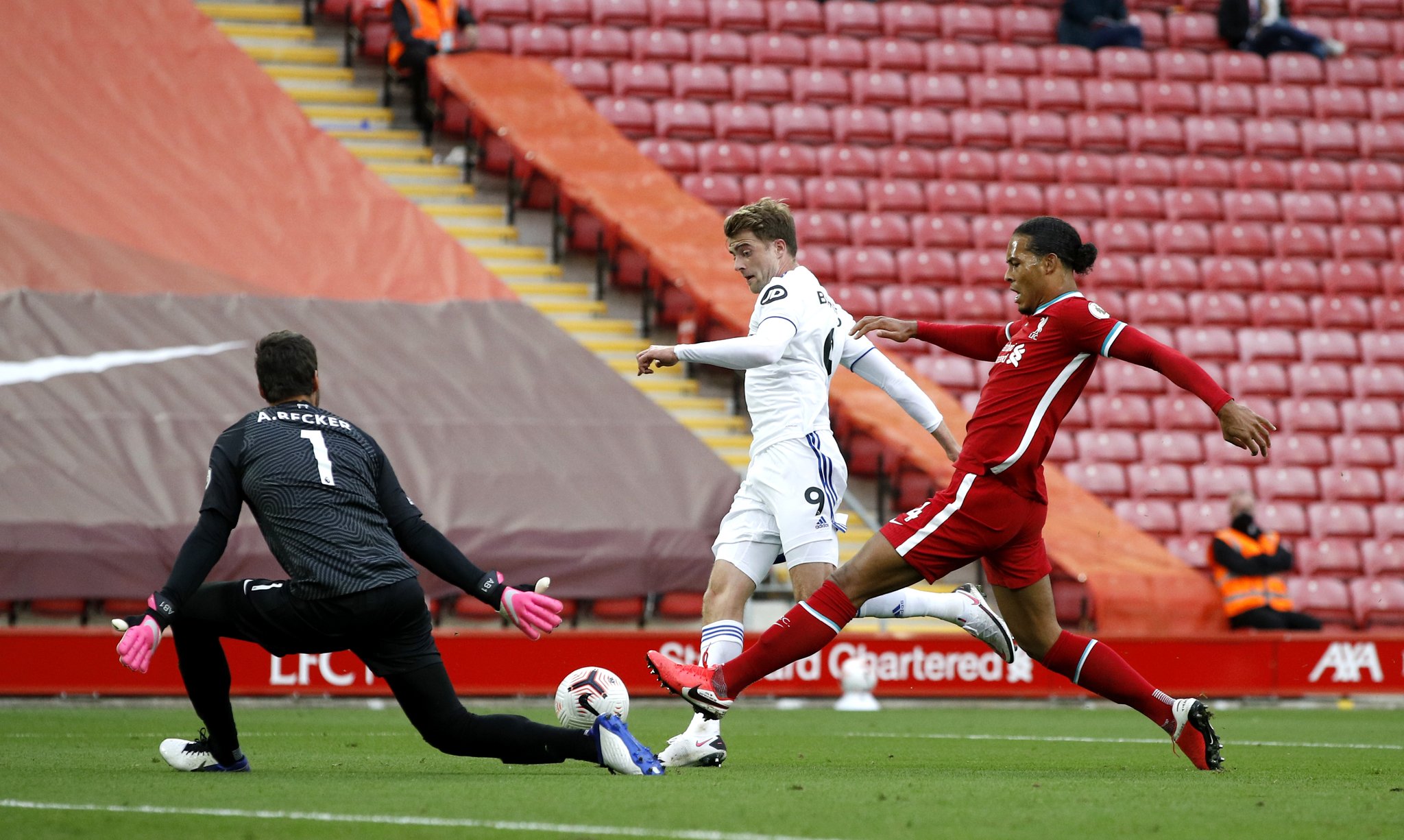 米兰曾追逐 米兰曾追逐