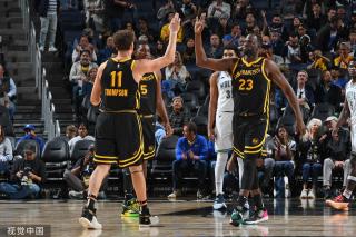 员在防守端 员在防守端